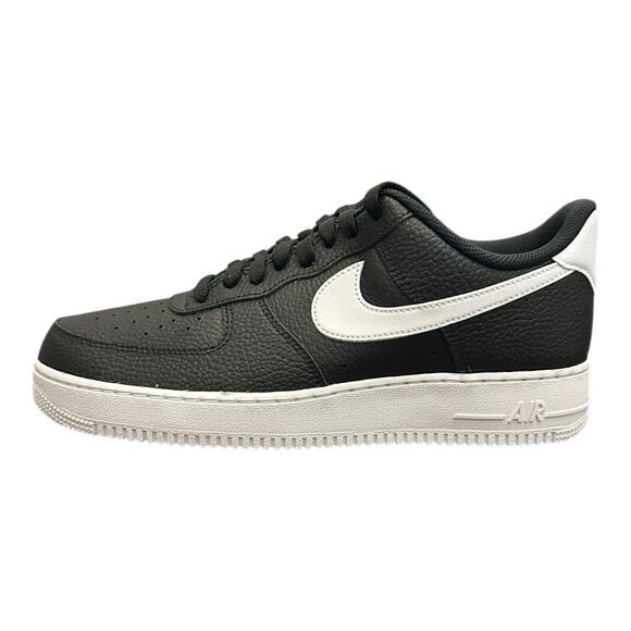 Nike Air Force 1 Low \'07 Black White Mens Size 11 CT2302-002 New Authentic main image 4
